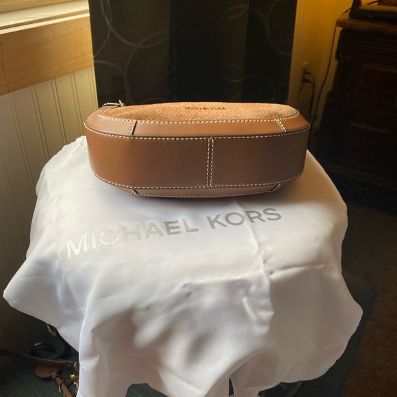 Michael Kors Brown Leather Hobo Bag with Relaxed Shape - Picture 6 of 8